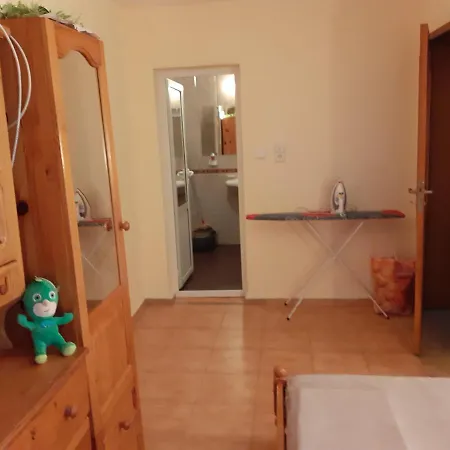 Private Studio - Intsaraki - סבטי ולאס